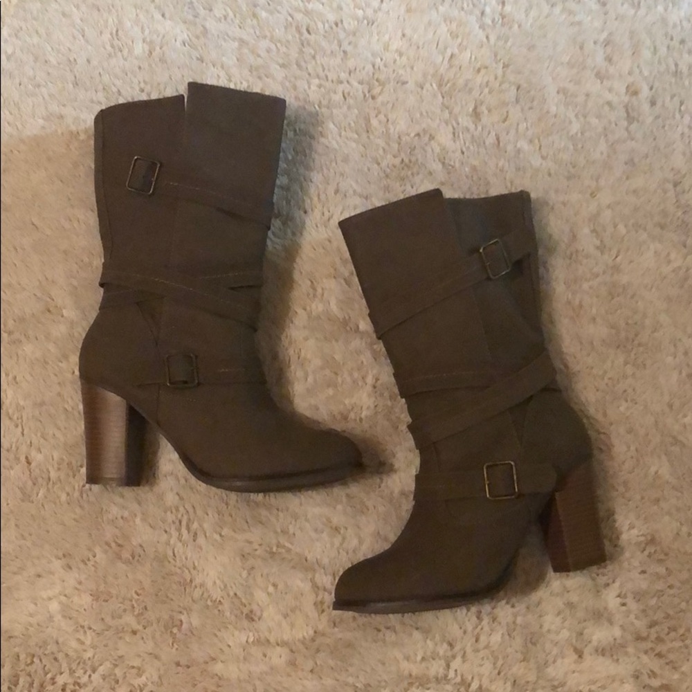 Apt 9 brown/grey heeled boots